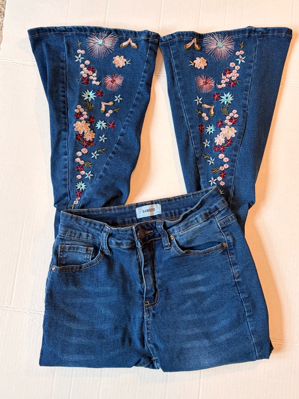 Sz 7 BAMBOO Dark Blue Flare Jeans with Multicolor Floral Embroidery